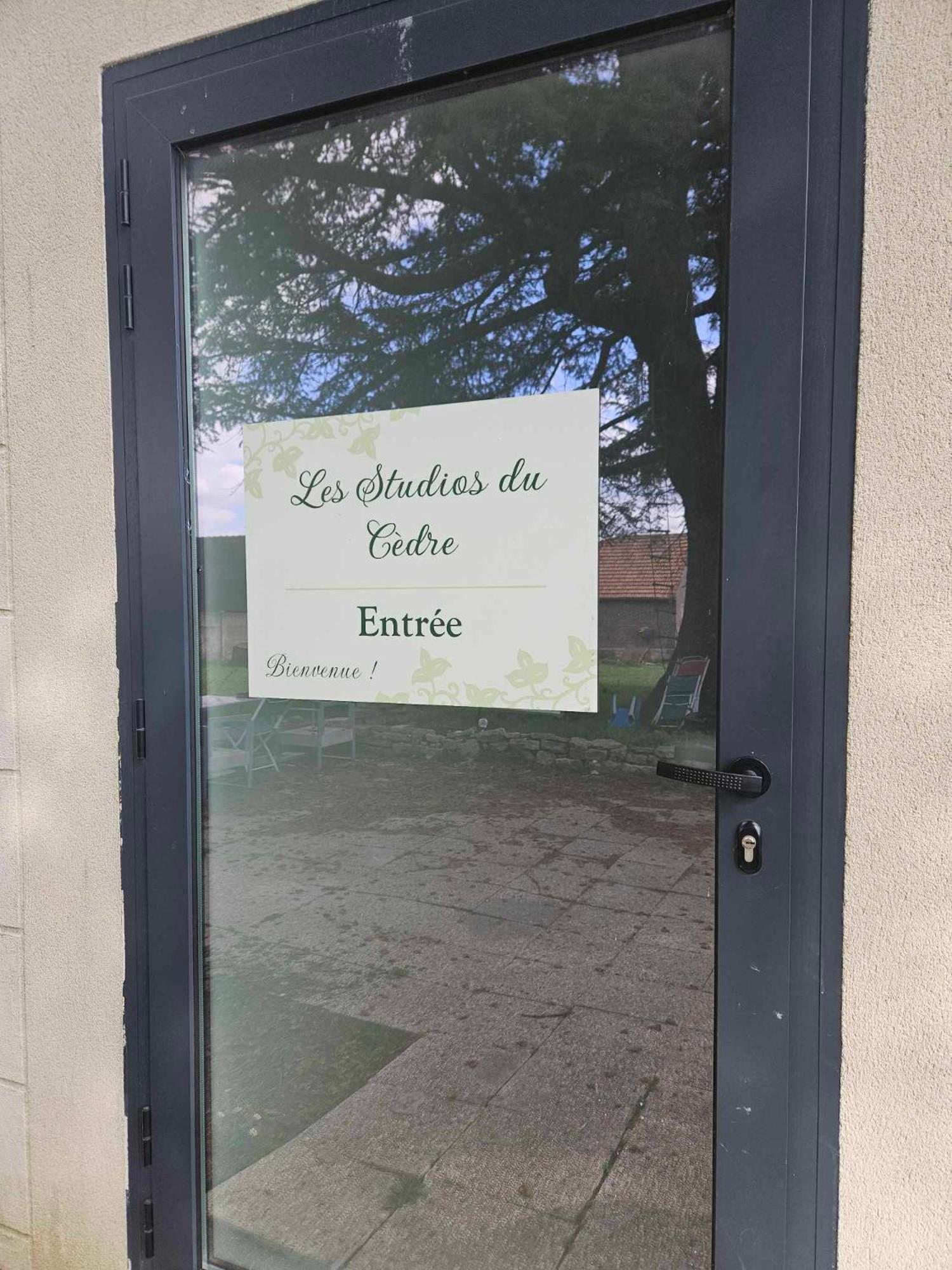 Studios Du Cedre Cuvilly エクステリア 写真